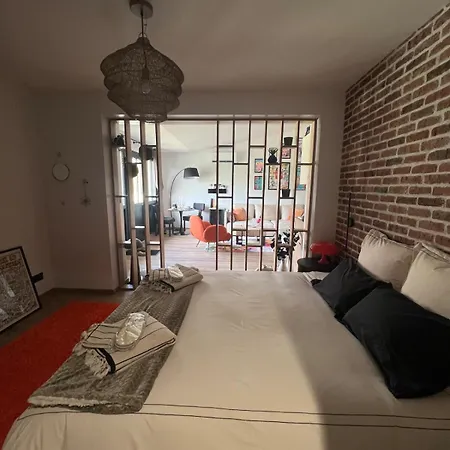 Holiday home Champagne Et Jacuzzi Merrey-sur-Arce