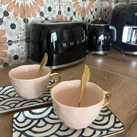 Champagne Et Jacuzzi 度假居 *