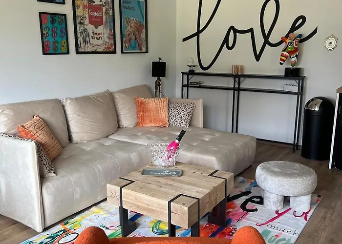 Champagne Et Jacuzzi *